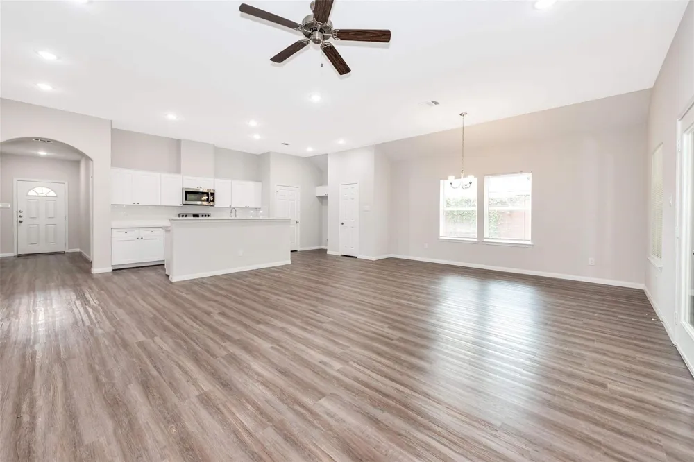 1206 Denison Avenue Cleveland, TX 77327