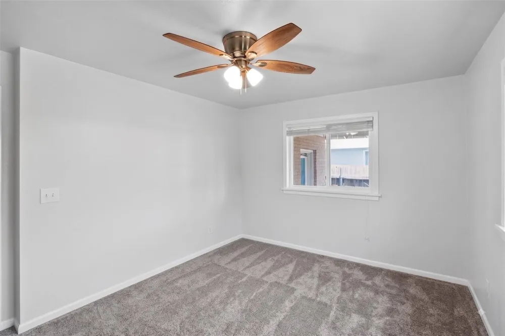 380 S Wilson Avenue Giddings, TX 78942