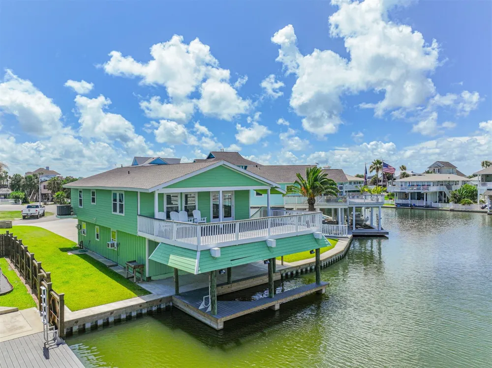 4222 Spanish Main Jamaica Beach, TX 77554