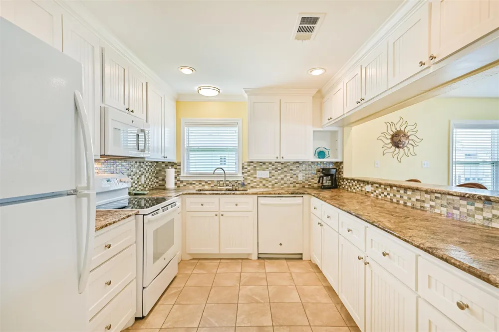 4222 Spanish Main Jamaica Beach, TX 77554