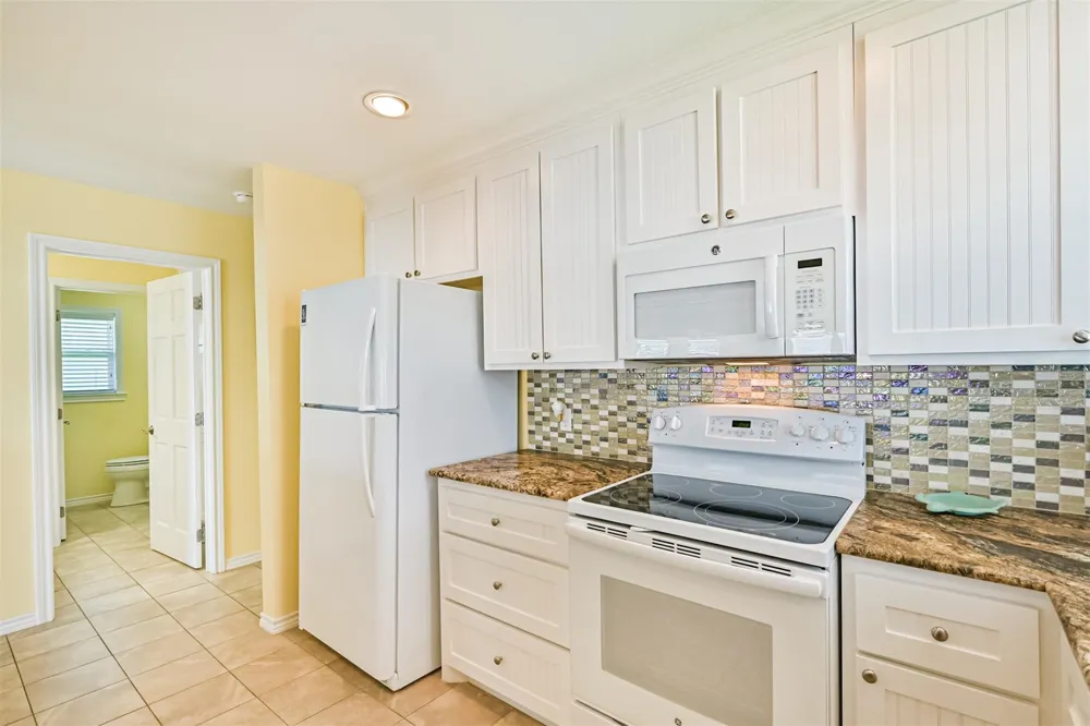 4222 Spanish Main Jamaica Beach, TX 77554