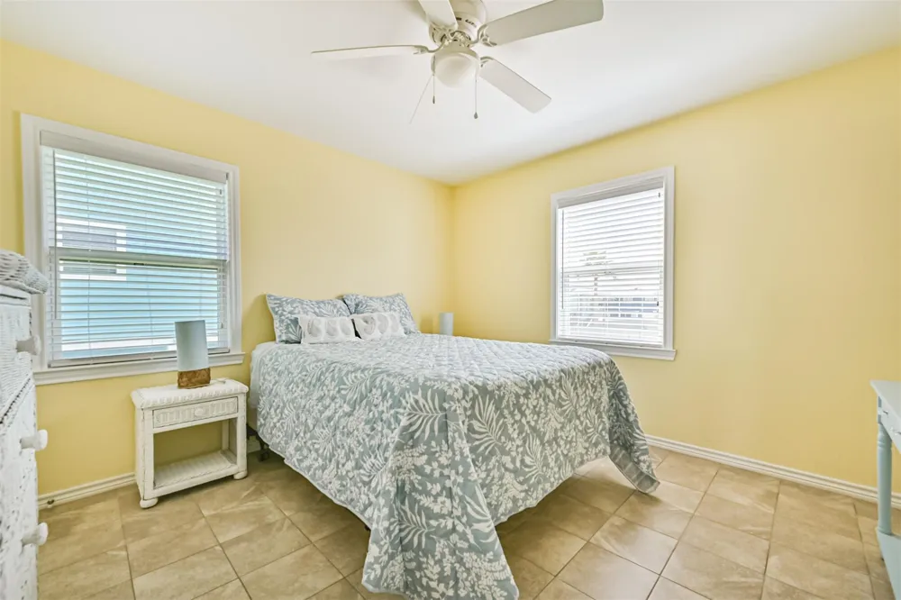 4222 Spanish Main Jamaica Beach, TX 77554