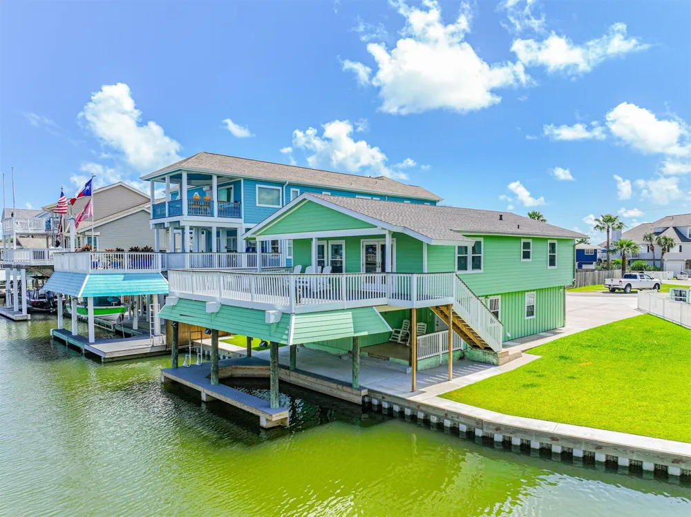 4222 Spanish Main Jamaica Beach, TX 77554