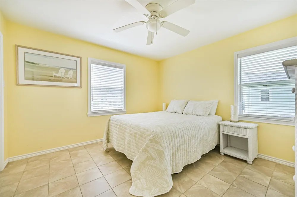 4222 Spanish Main Jamaica Beach, TX 77554