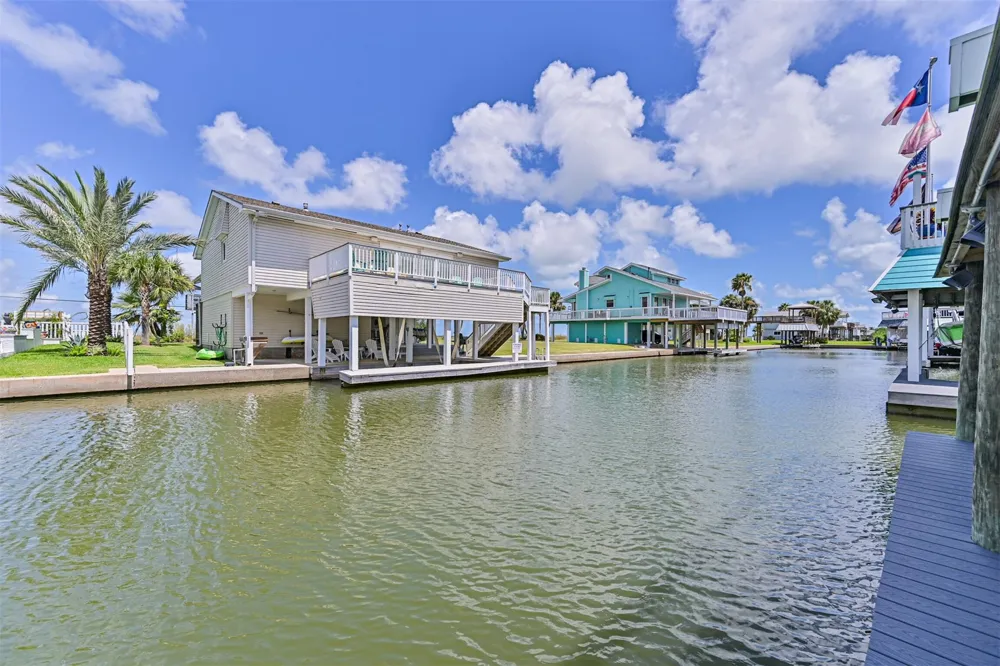 4222 Spanish Main Jamaica Beach, TX 77554