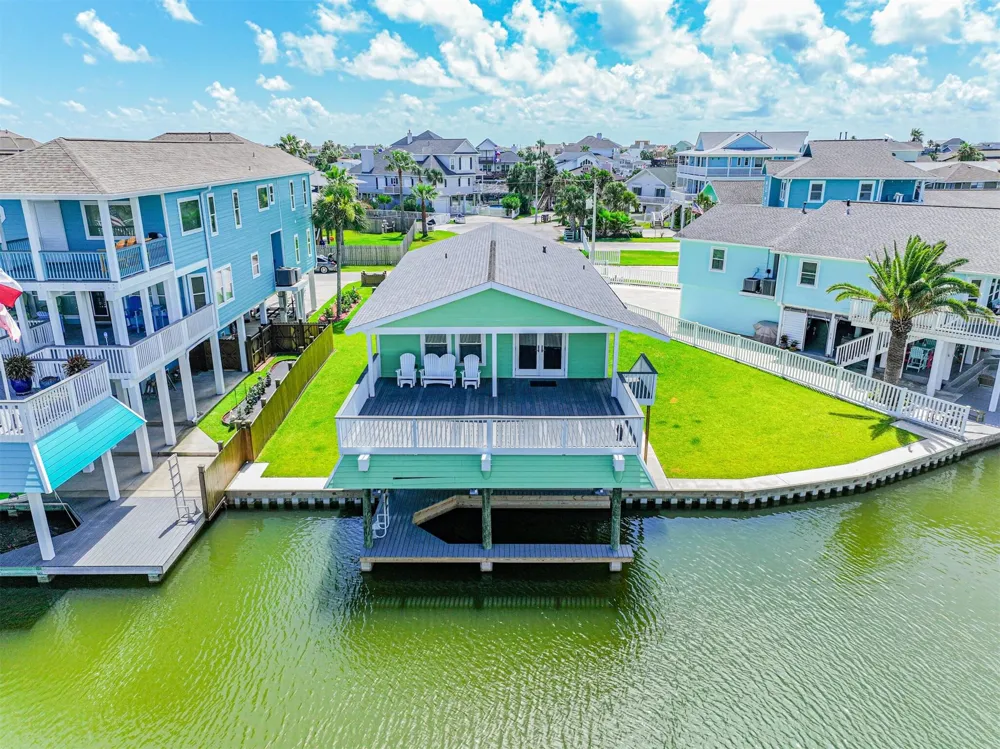 4222 Spanish Main Jamaica Beach, TX 77554