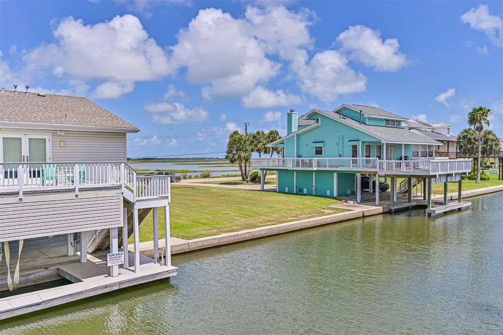 4222 Spanish Main Jamaica Beach, TX 77554