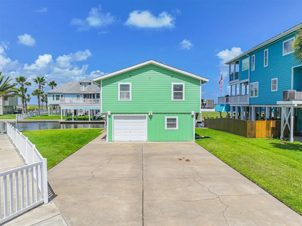 4222 Spanish Main Jamaica Beach, TX 77554