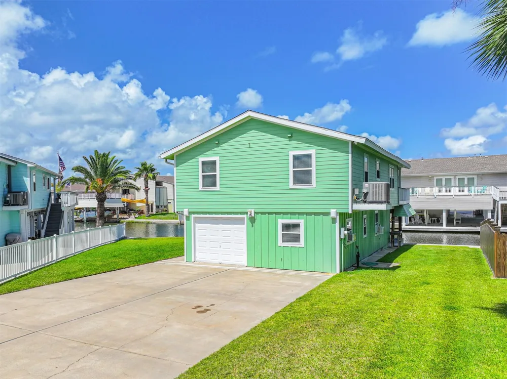 4222 Spanish Main Jamaica Beach, TX 77554