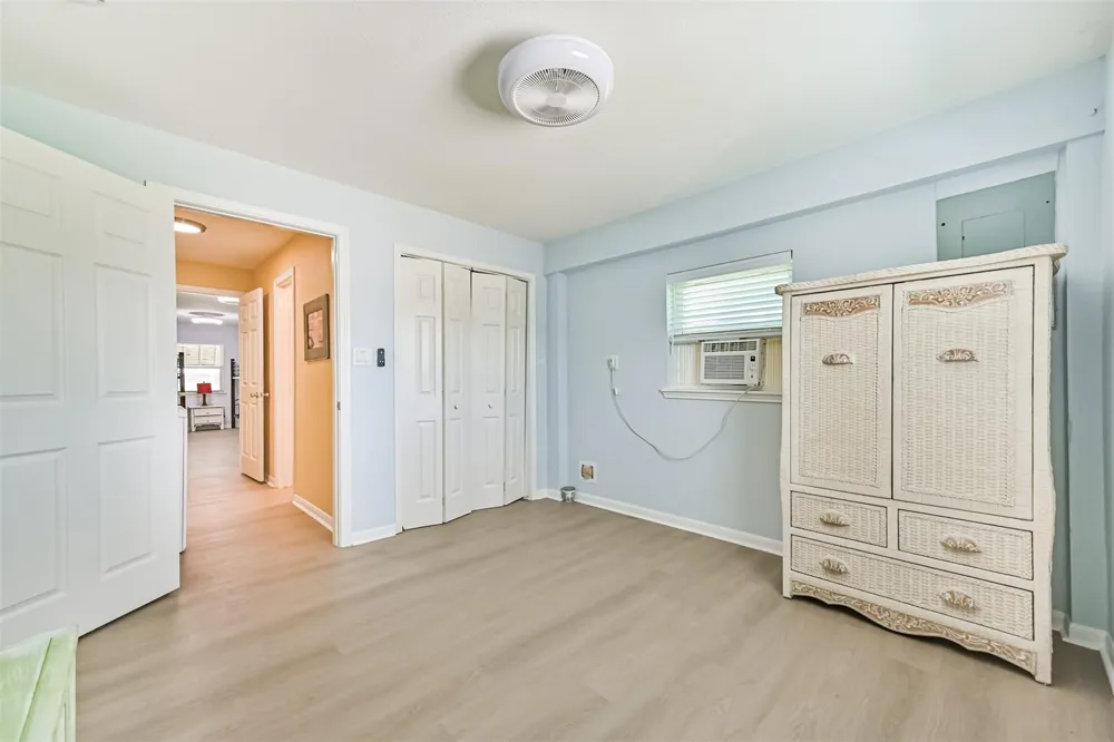 4222 Spanish Main Jamaica Beach, TX 77554