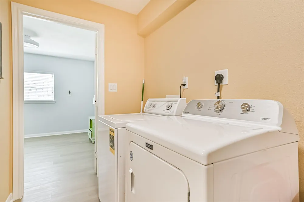 4222 Spanish Main Jamaica Beach, TX 77554
