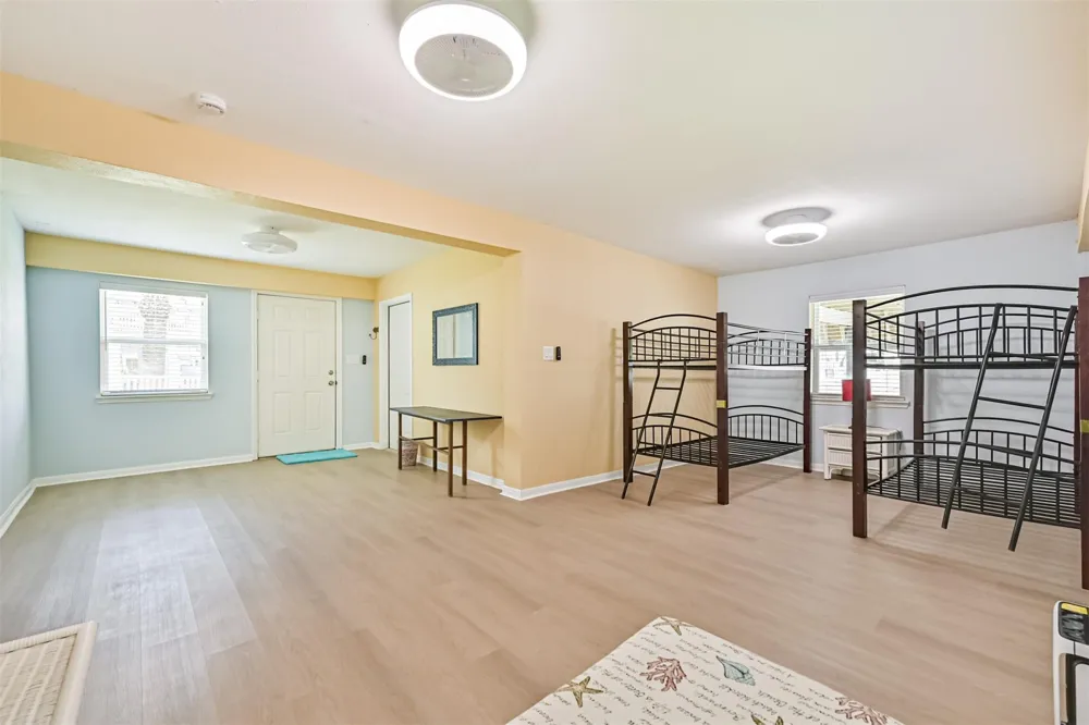 4222 Spanish Main Jamaica Beach, TX 77554