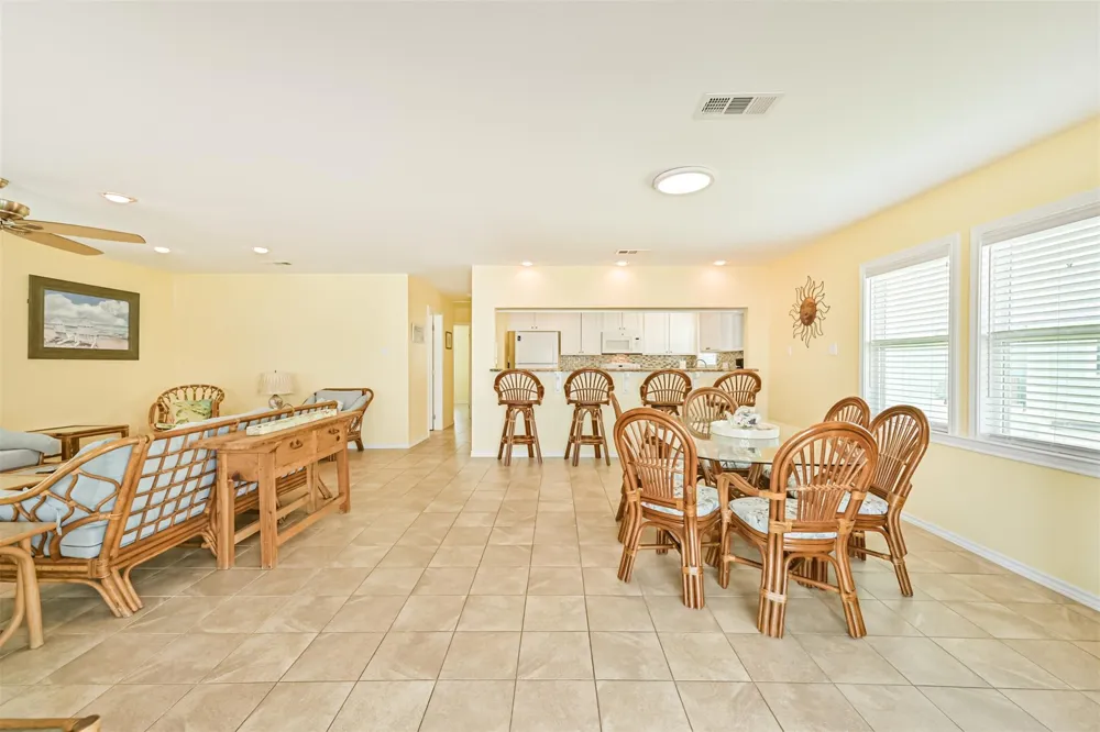 4222 Spanish Main Jamaica Beach, TX 77554