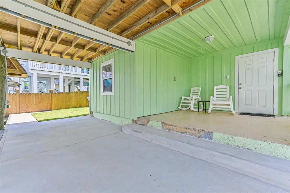 4222 Spanish Main Jamaica Beach, TX 77554