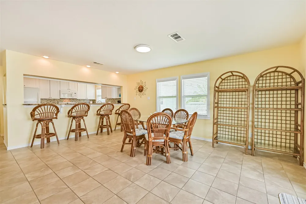 4222 Spanish Main Jamaica Beach, TX 77554