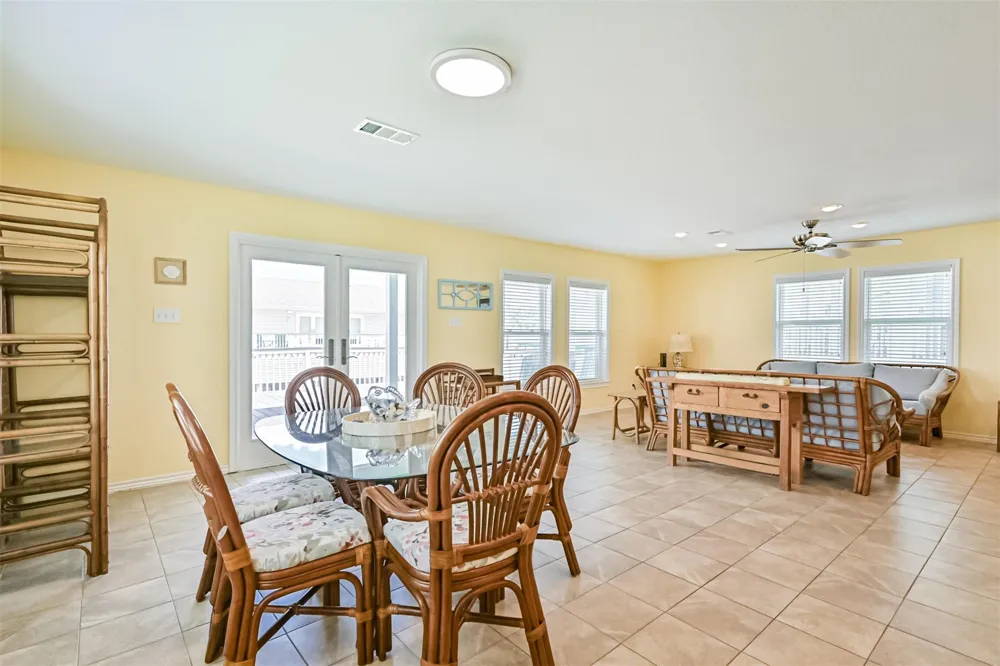4222 Spanish Main Jamaica Beach, TX 77554