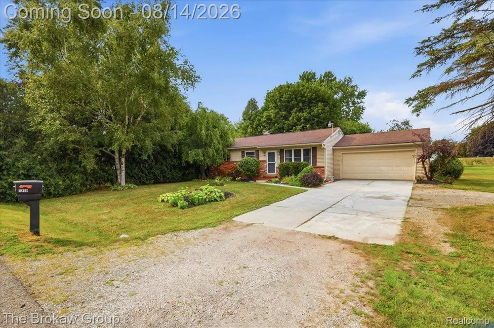 1250 Kingston Avenue Mundy Township, MI 48507
