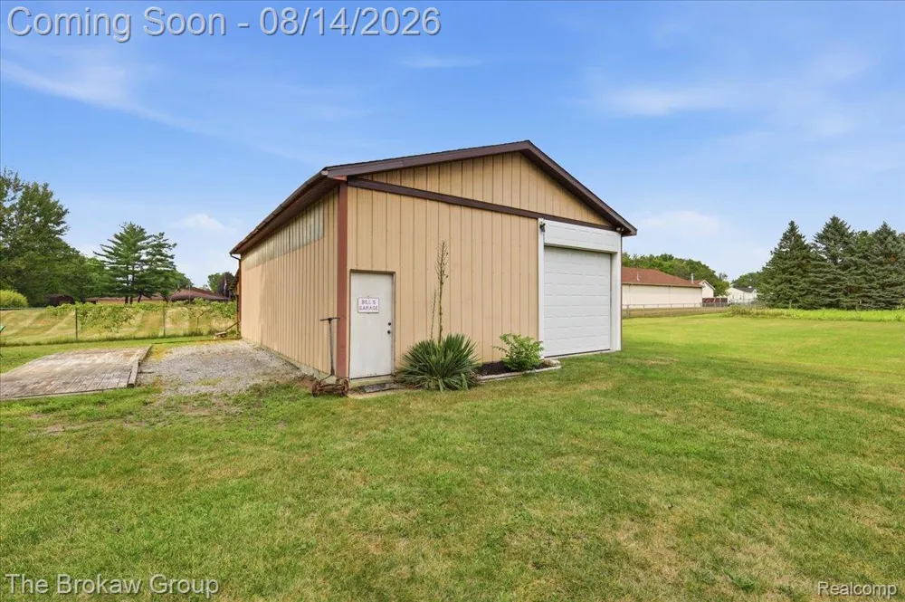 1250 Kingston Avenue Mundy Township, MI 48507
