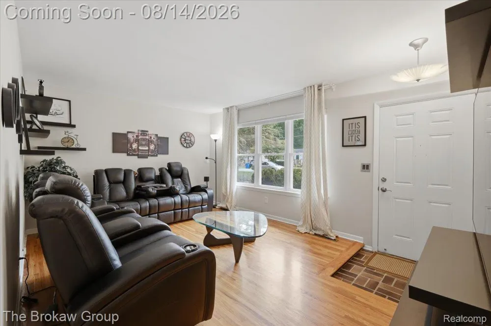 1250 Kingston Avenue Mundy Township, MI 48507