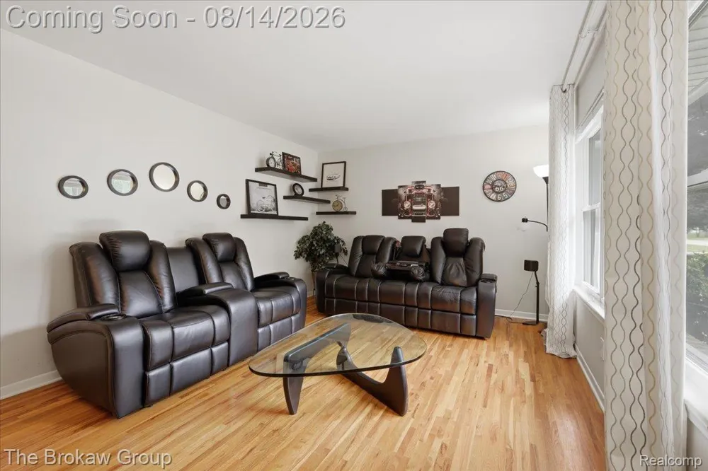 1250 Kingston Avenue Mundy Township, MI 48507