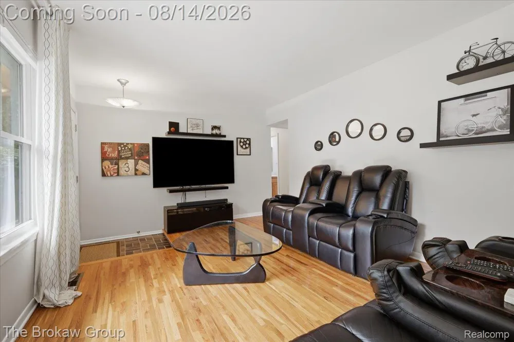 1250 Kingston Avenue Mundy Township, MI 48507