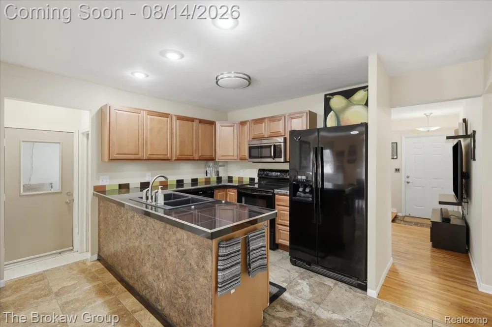 1250 Kingston Avenue Mundy Township, MI 48507