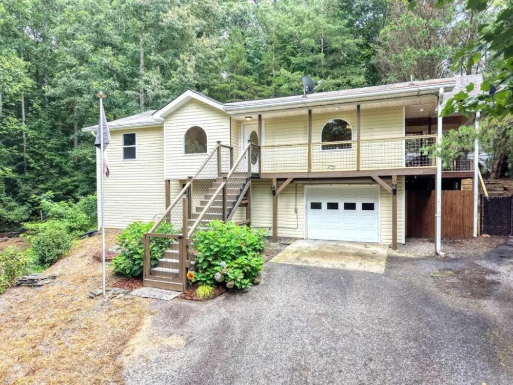 553 Grayce Lane Hiawassee, GA 30546