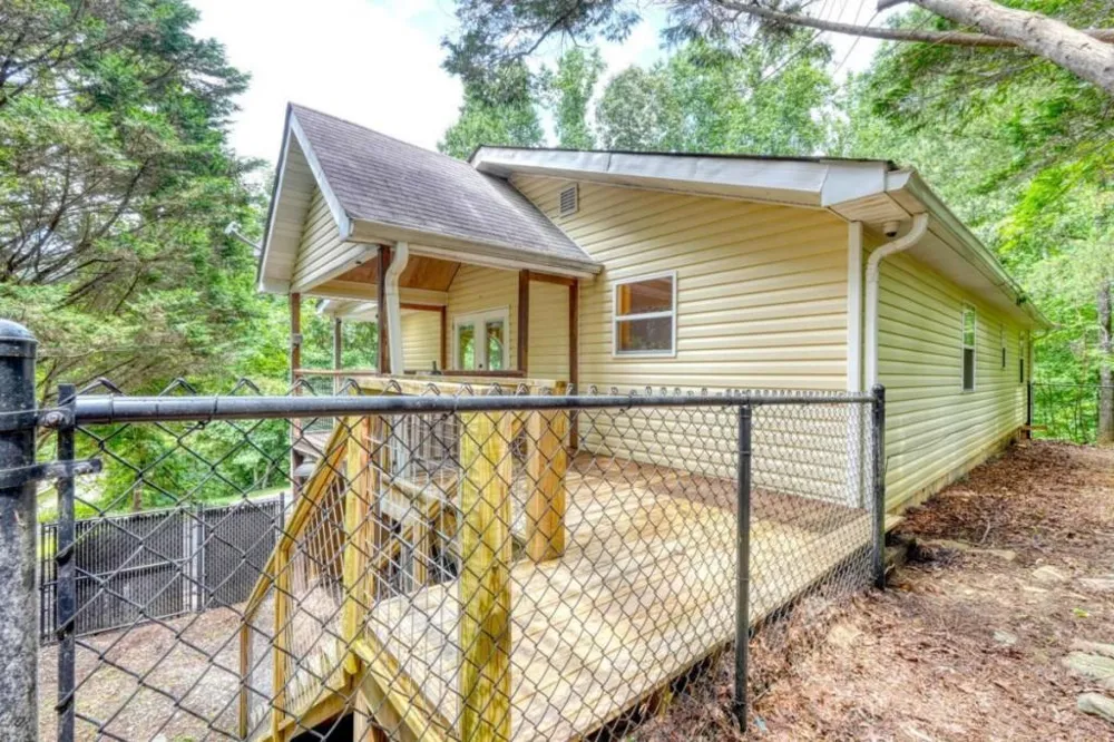 553 Grayce Lane Hiawassee, GA 30546