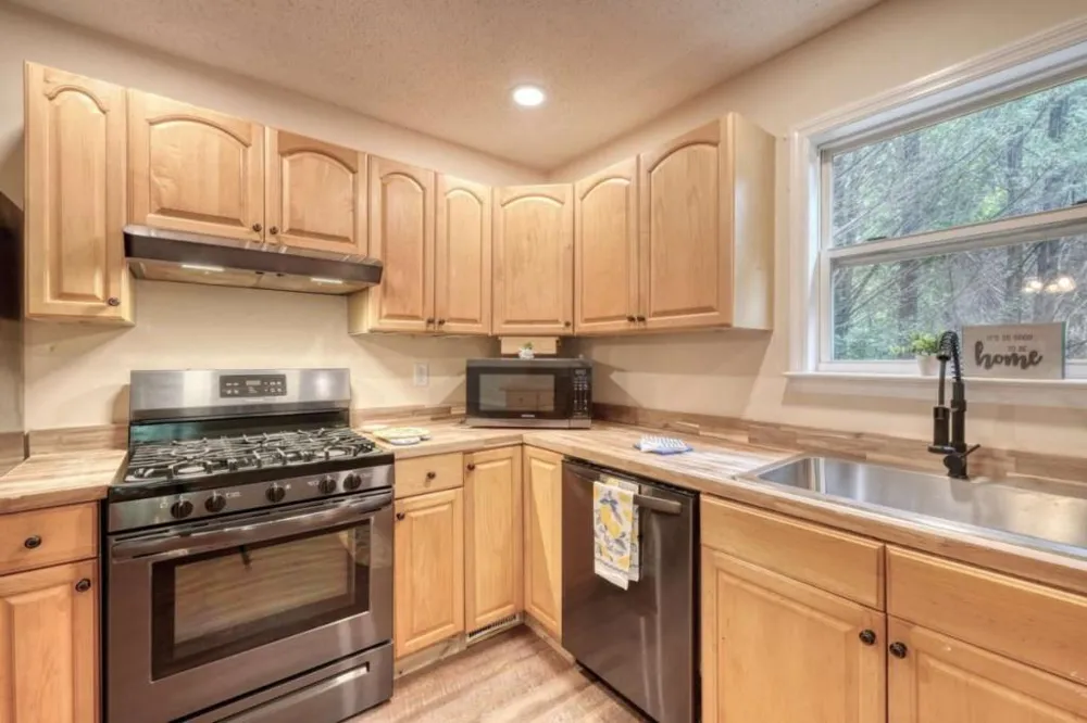 553 Grayce Lane Hiawassee, GA 30546