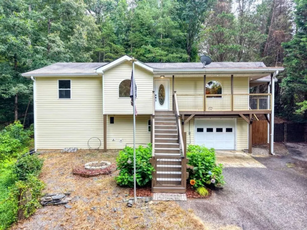 553 Grayce Lane Hiawassee, GA 30546