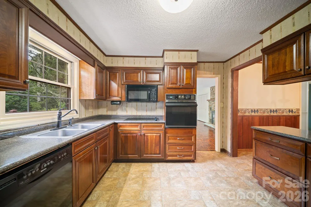 140 Redwood Street Brevard, NC 28712