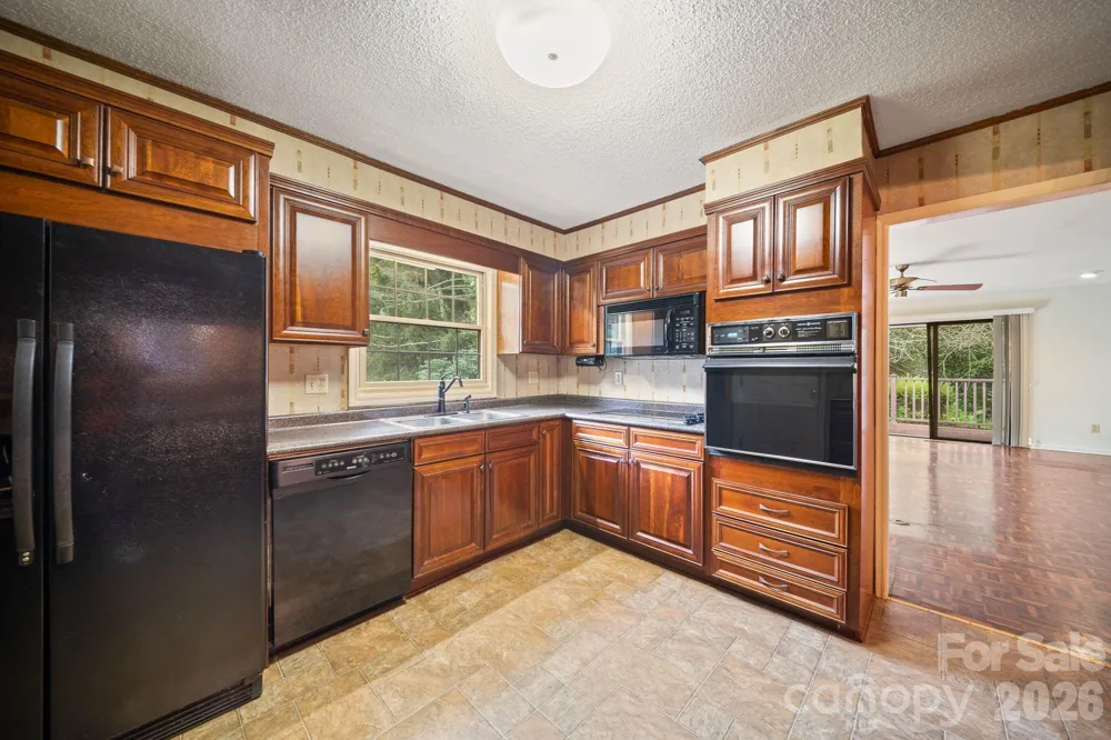 140 Redwood Street Brevard, NC 28712