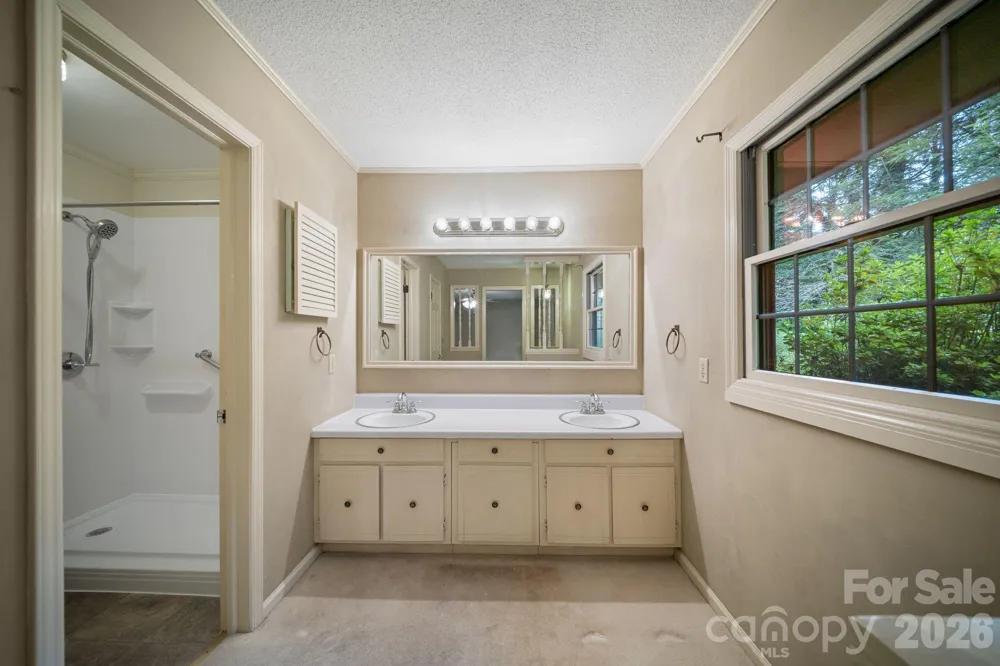 140 Redwood Street Brevard, NC 28712