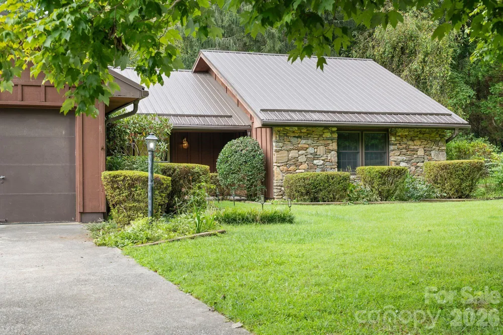 140 Redwood Street Brevard, NC 28712