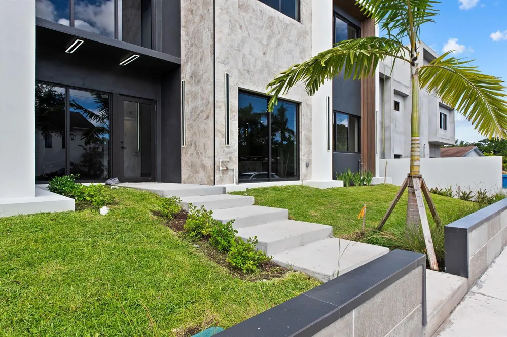 855 SW 14th Court #855 Fort Lauderdale, FL 33315