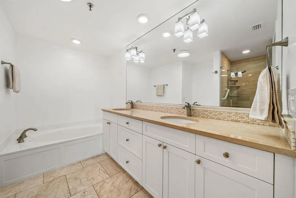 11370 Twelve Oaks Way #418 North Palm Beach, FL 33408