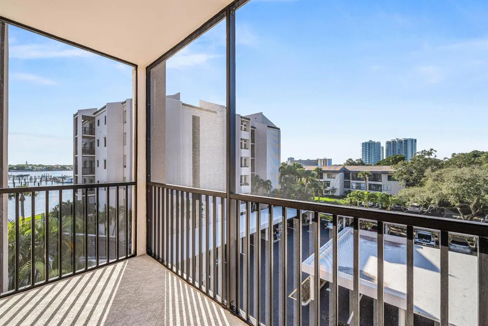 11370 Twelve Oaks Way #418 North Palm Beach, FL 33408