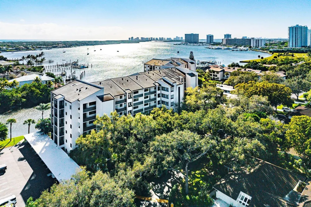 11370 Twelve Oaks Way #418 North Palm Beach, FL 33408