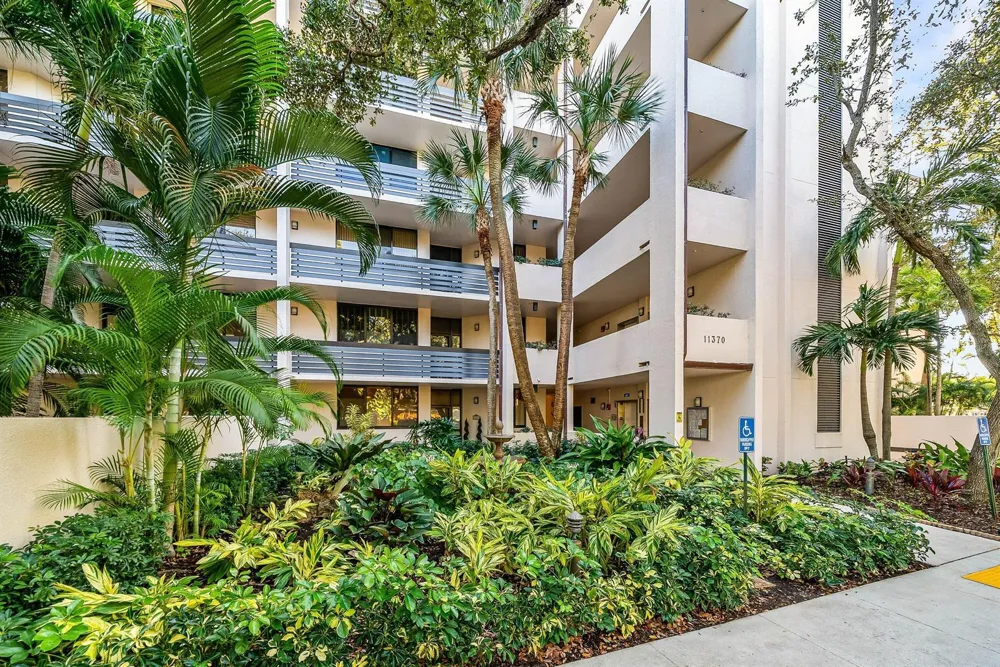 11370 Twelve Oaks Way #418 North Palm Beach, FL 33408