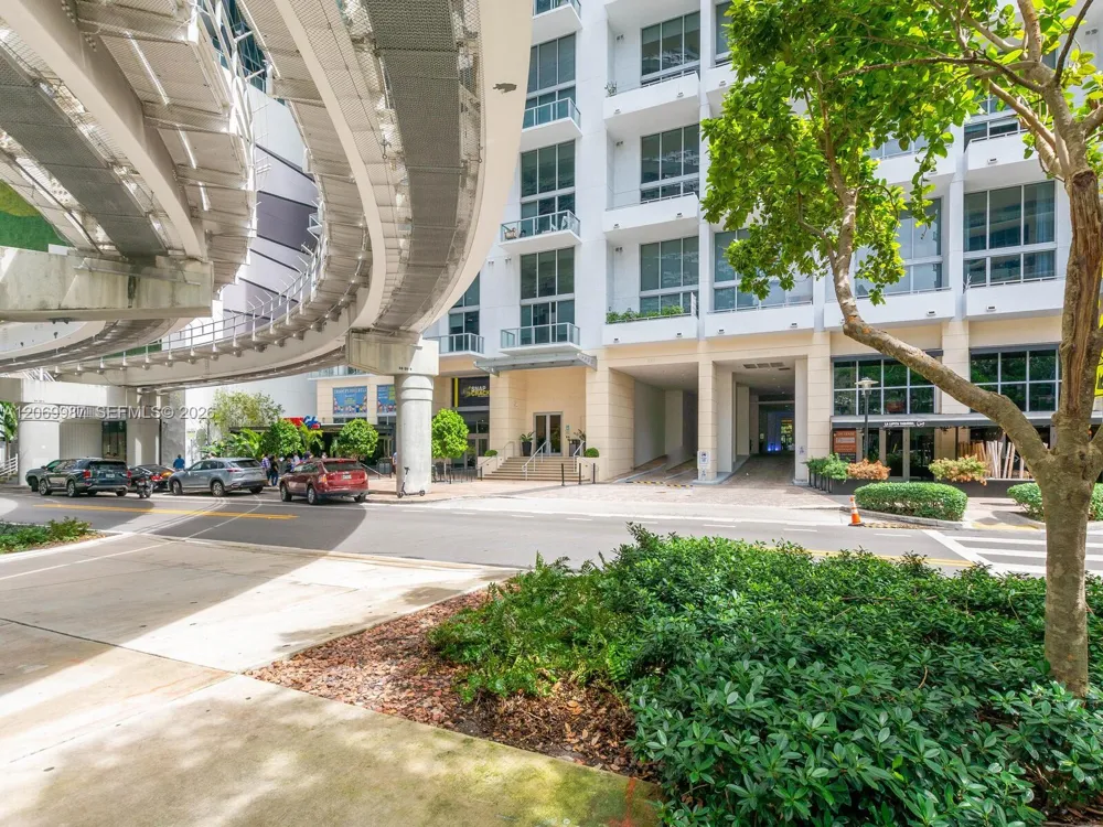1060 Brickell Ave #1815 Miami, FL 33131
