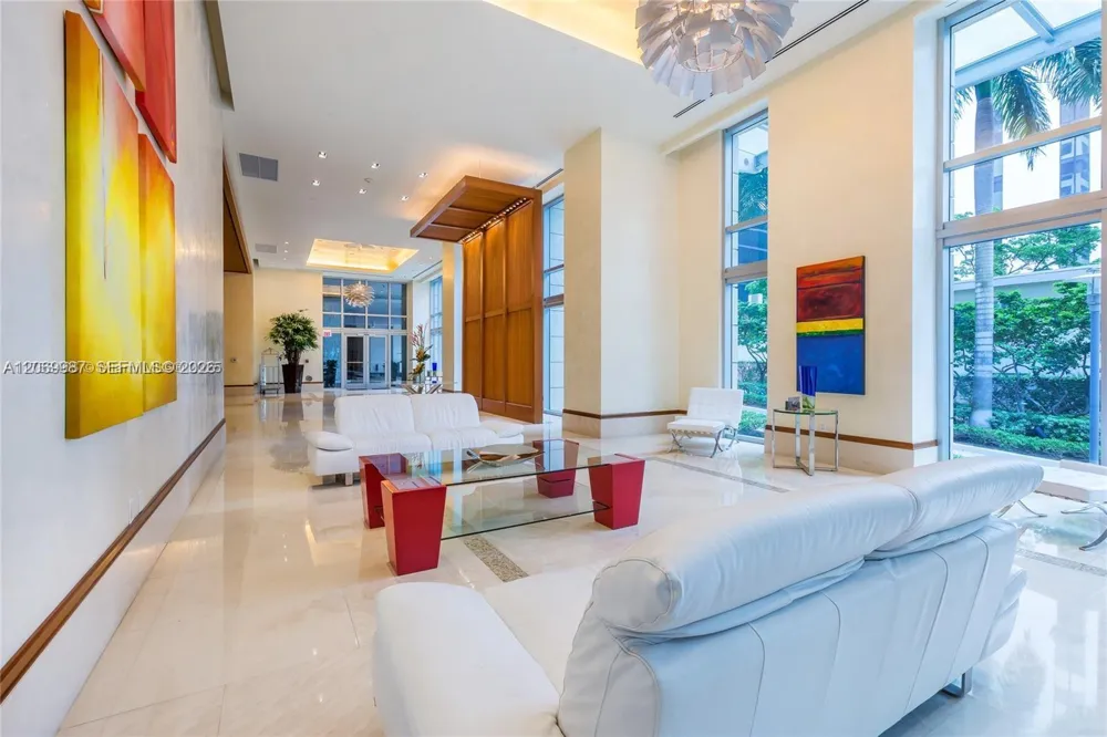 1060 Brickell Ave #1815 Miami, FL 33131