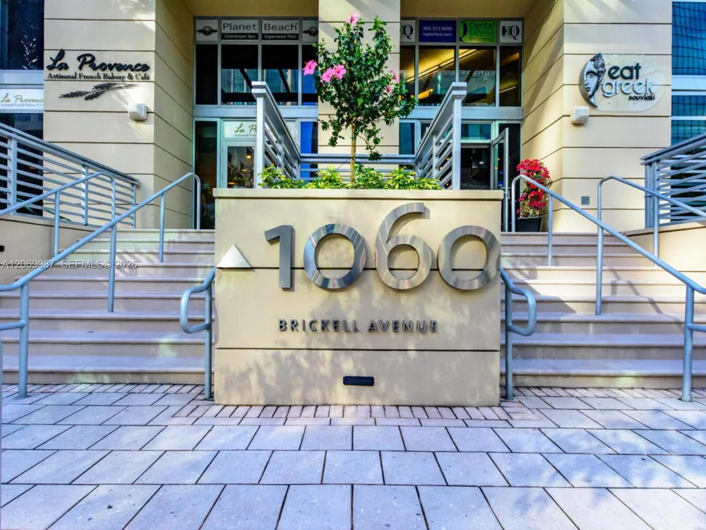 1060 Brickell Ave #1815 Miami, FL 33131