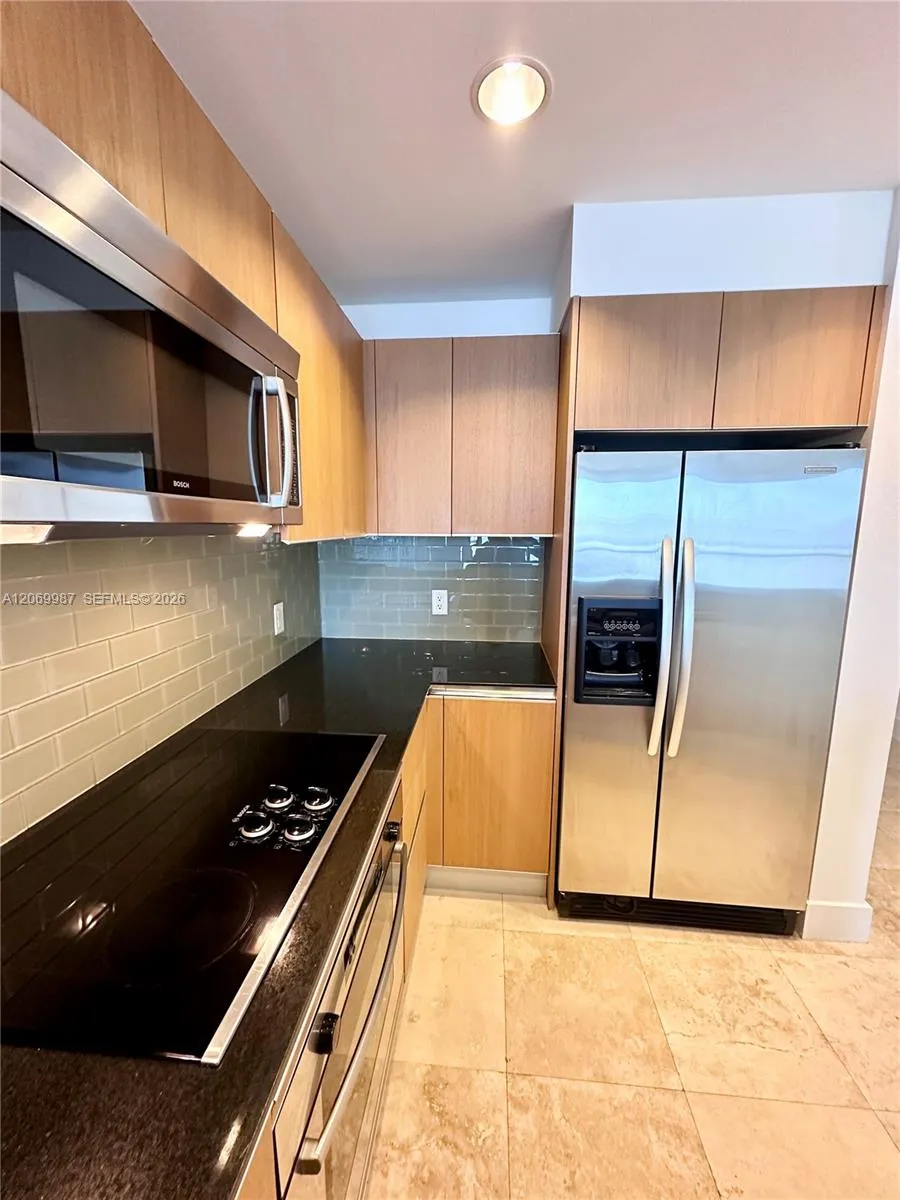 1060 Brickell Ave #1815 Miami, FL 33131