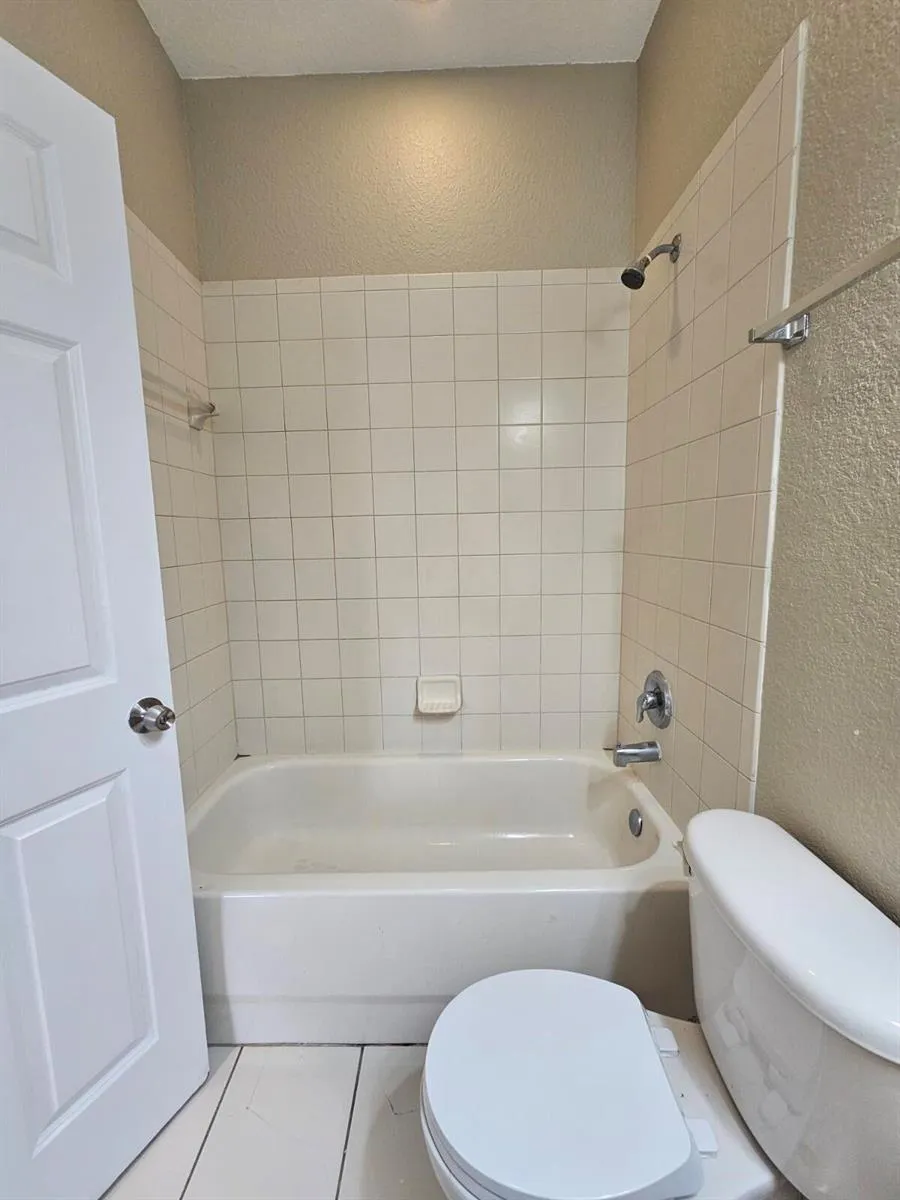 1967 FREEPORT DRIVE Riviera Beach, FL 33404