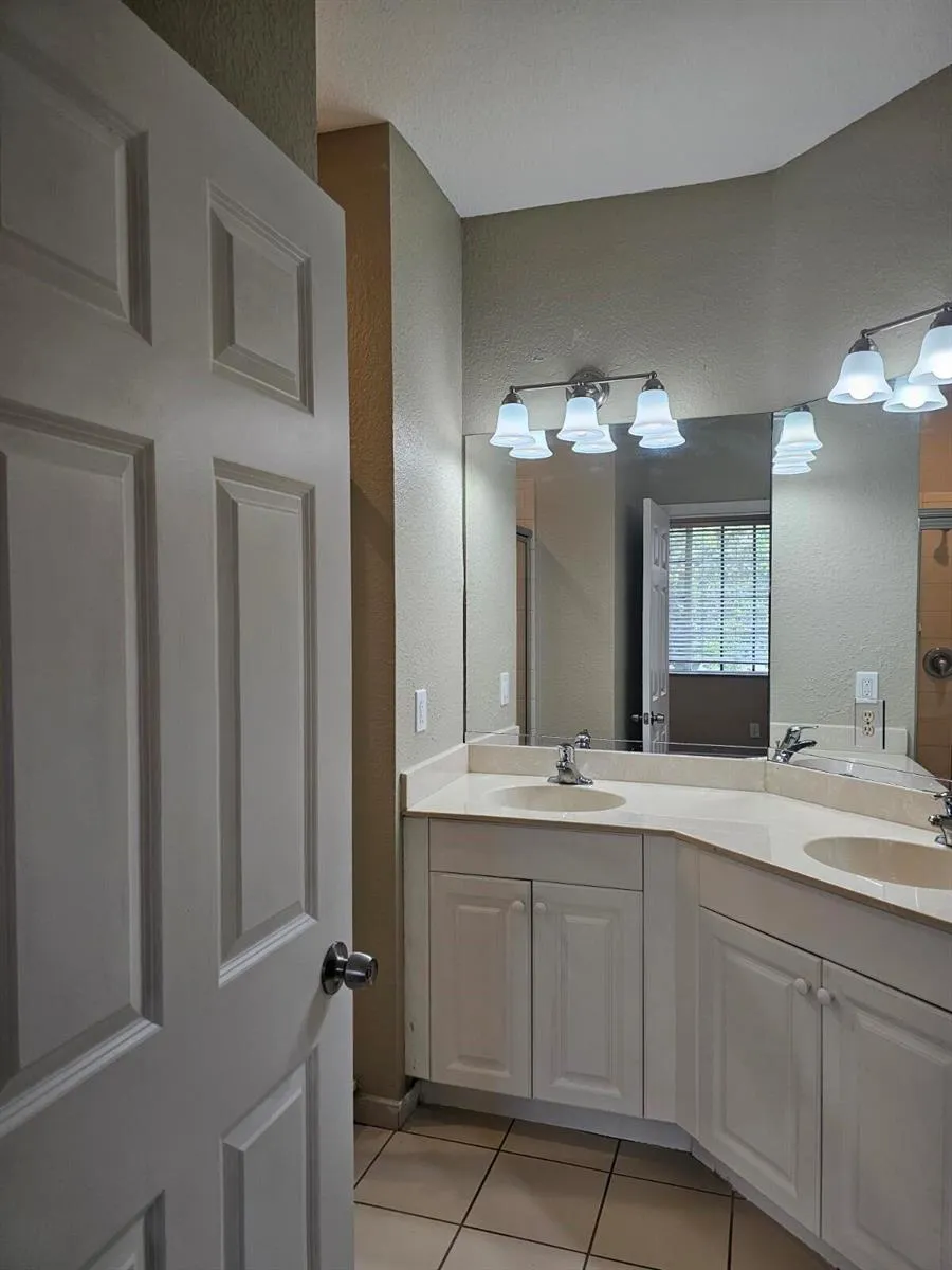1967 FREEPORT DRIVE Riviera Beach, FL 33404