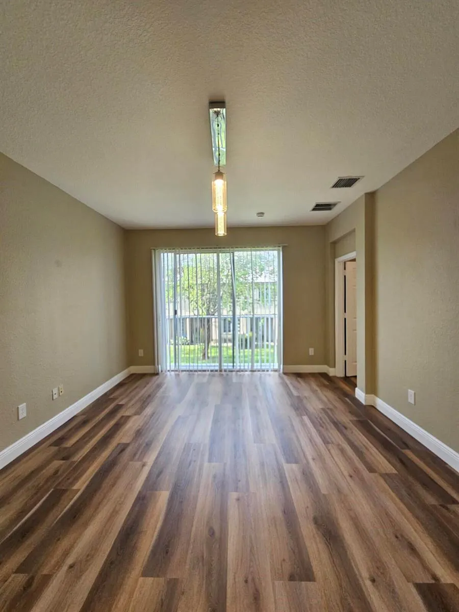1967 FREEPORT DRIVE Riviera Beach, FL 33404