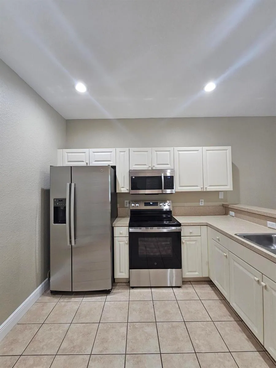 1967 FREEPORT DRIVE Riviera Beach, FL 33404