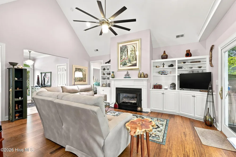 105 Travis Drive Beaufort, NC 28516