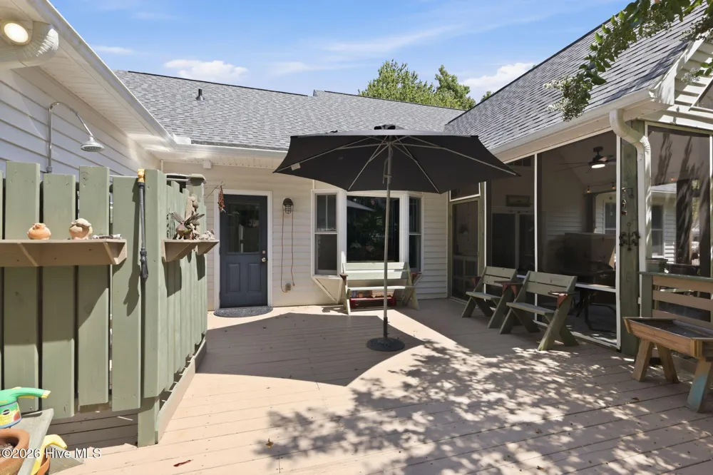 105 Travis Drive Beaufort, NC 28516