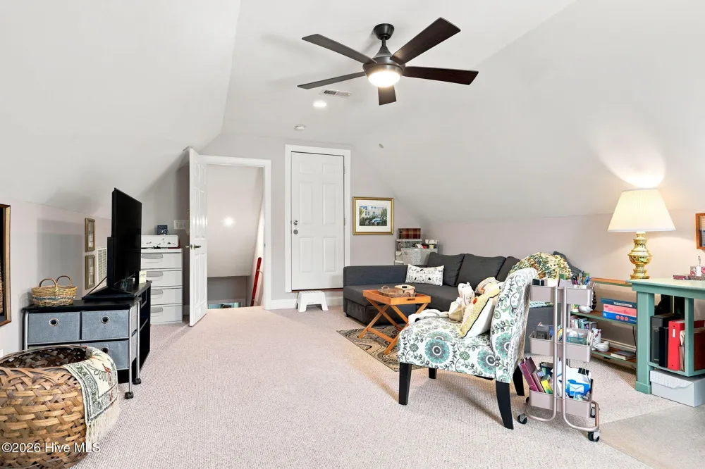 105 Travis Drive Beaufort, NC 28516